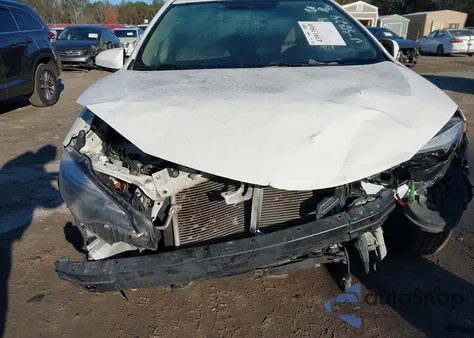 2014 Toyota Corolla Le Plus z USA, uszkodzony, nr VIN 5YFBURHE4EP084824